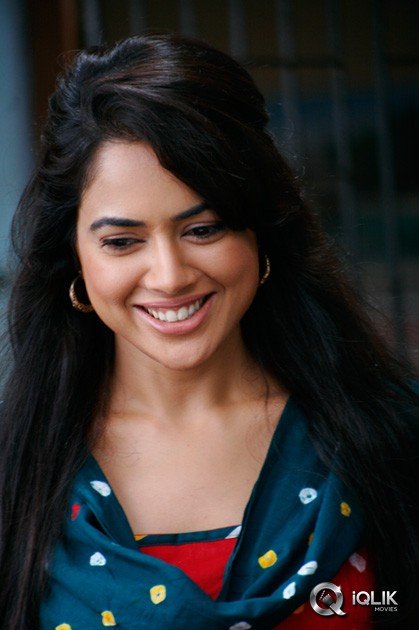 Sameera-Reddy